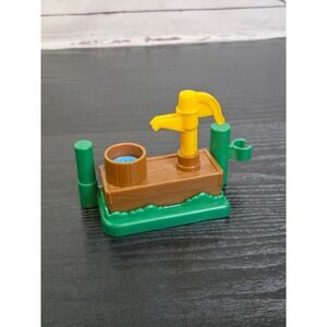 Fisher-Price Little People Water Pump Trough Farm Accessory 2002 Mattel 1186MJ